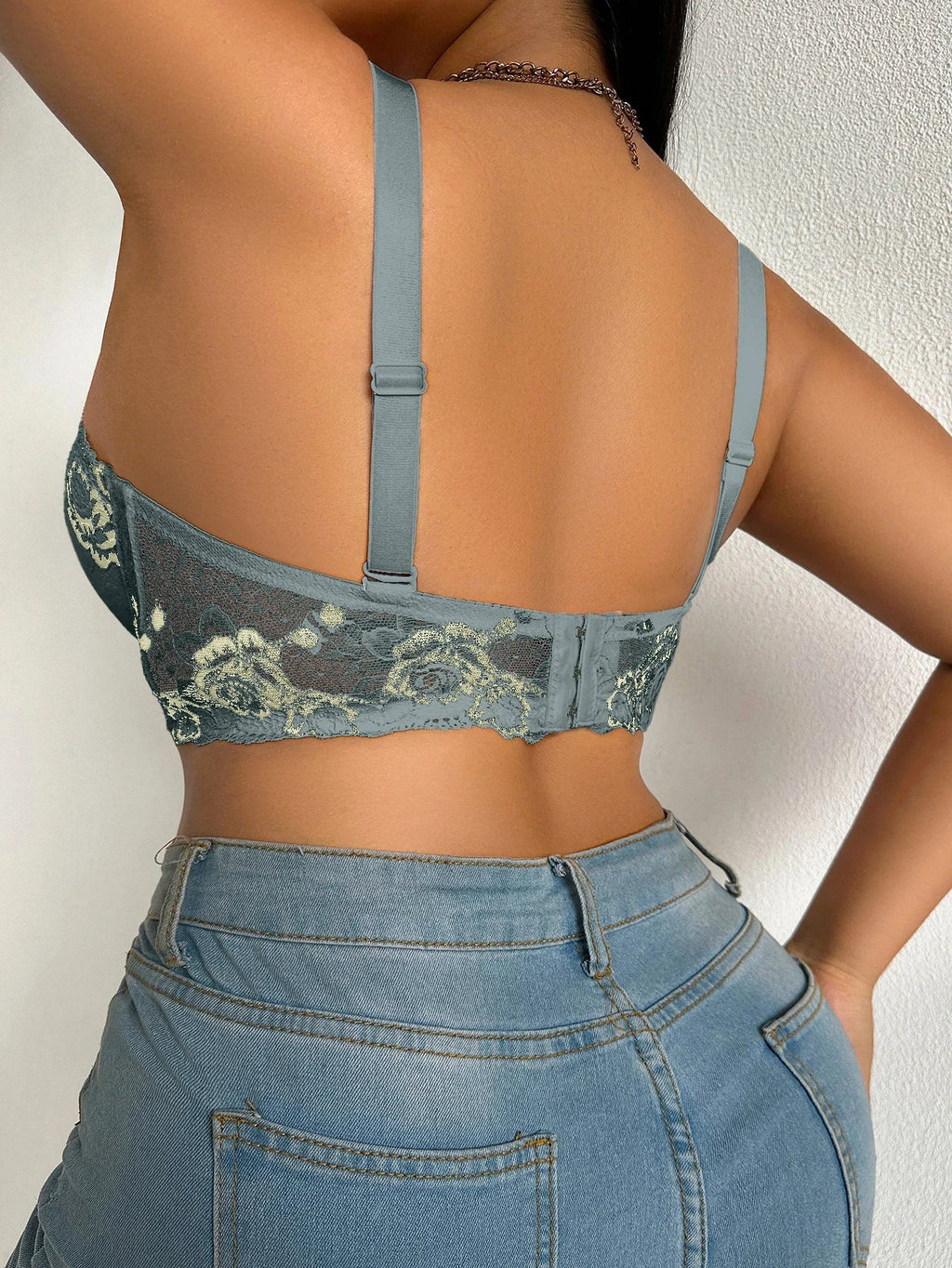 Daily Wide Strap Plus Size Women Bra Lace & Embroidery Push up Bra Comfort Thin Cup Underwire Support Lingerie Bra