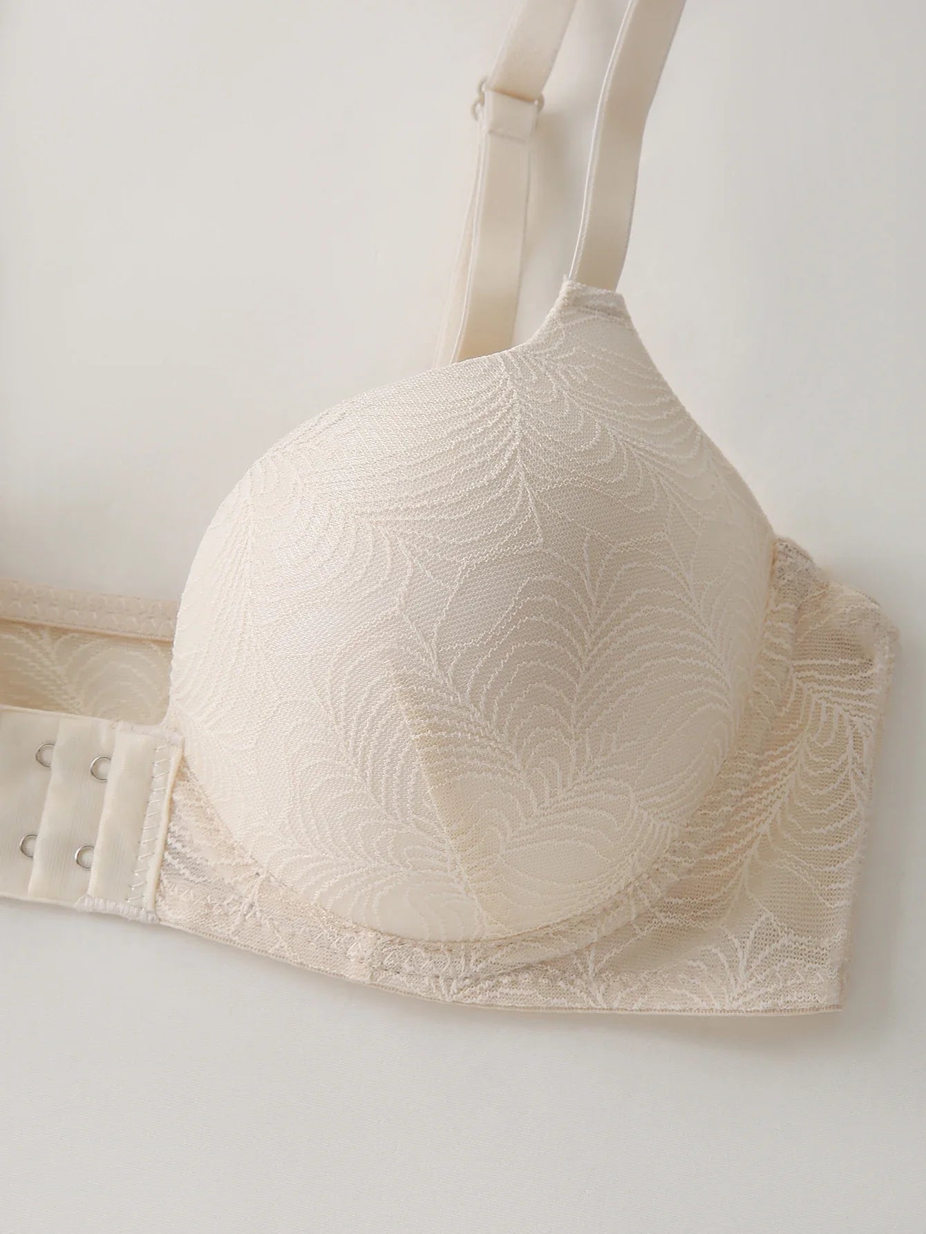 Daily Women's Bra with Lace Splicing and Embossed Texture Cup Surface Push-up Bra Soft Fabric Front Closure Underwire Underwear