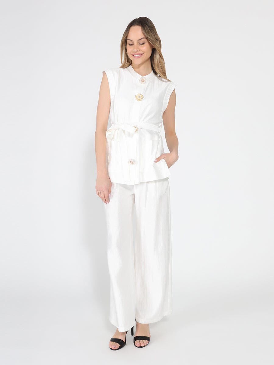 Button detail sleeveless vest