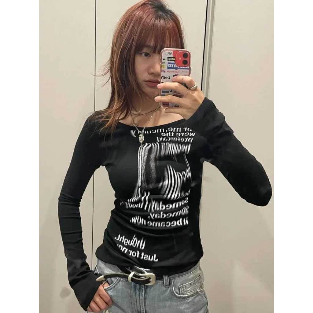 Graffiti Letter Print Crop Top: Y2K Aesthetic