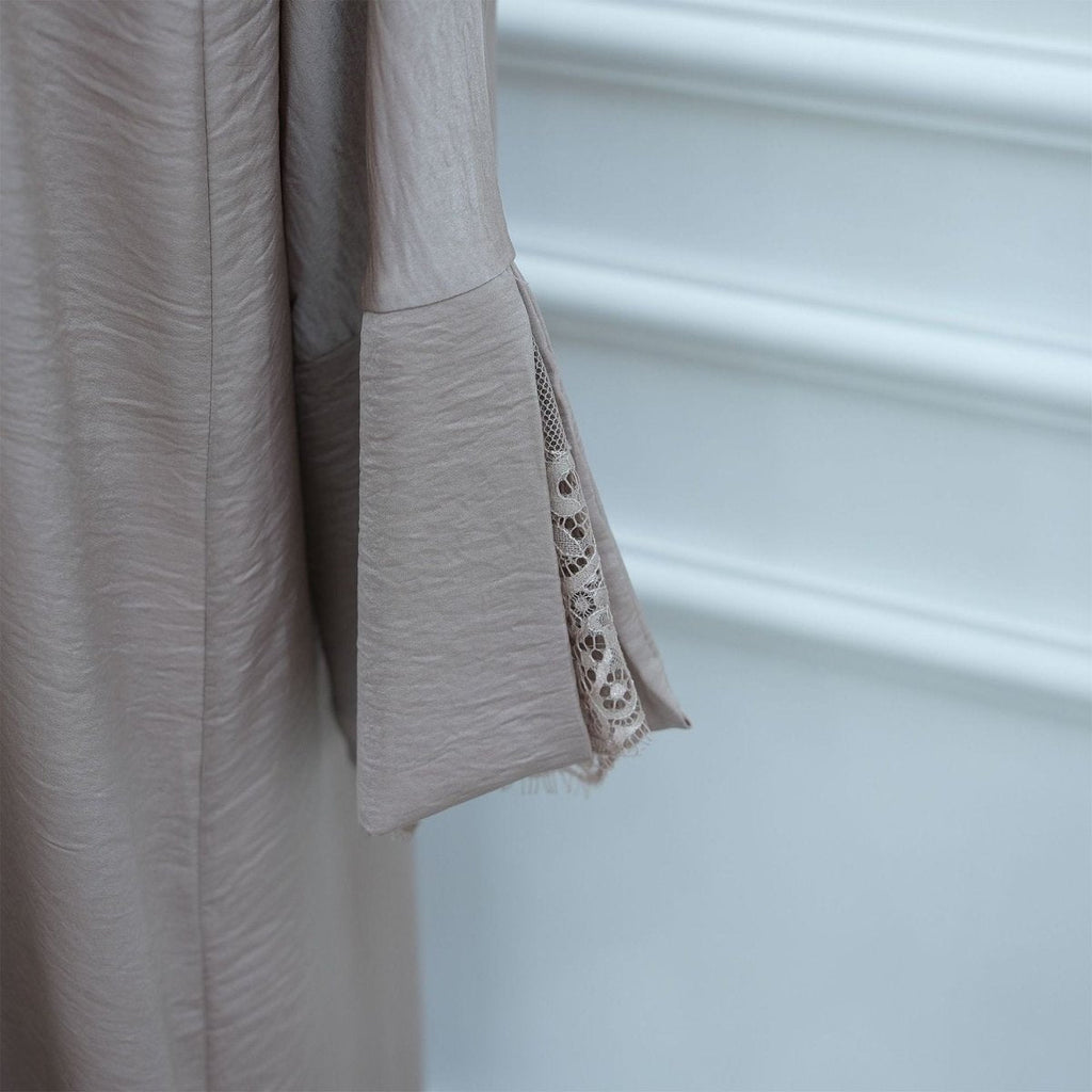 Lace Cuff Crinkle Open Abaya(MOA328)